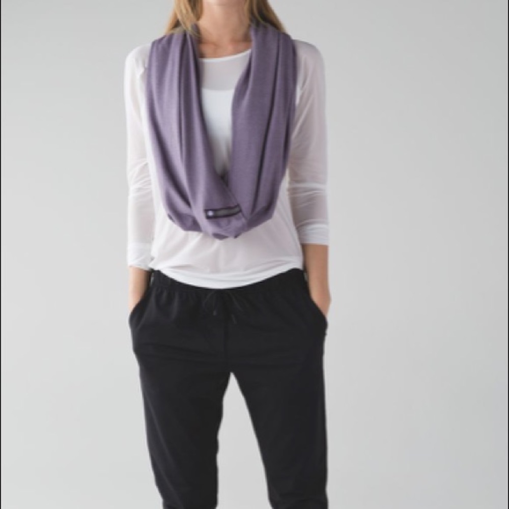 Lululemon Vinyasa Convertible/Reversible Scarf